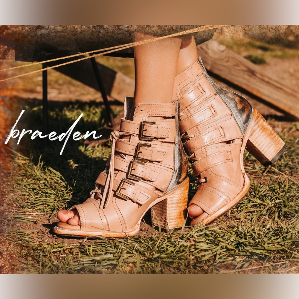 NWT FreeBird Braeden booties